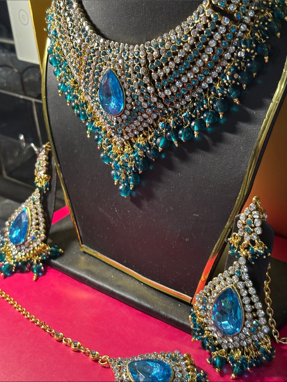 Teal Blue Crystal Bridal Necklace Set with Earrings and Tikka - Picture 7 of 8